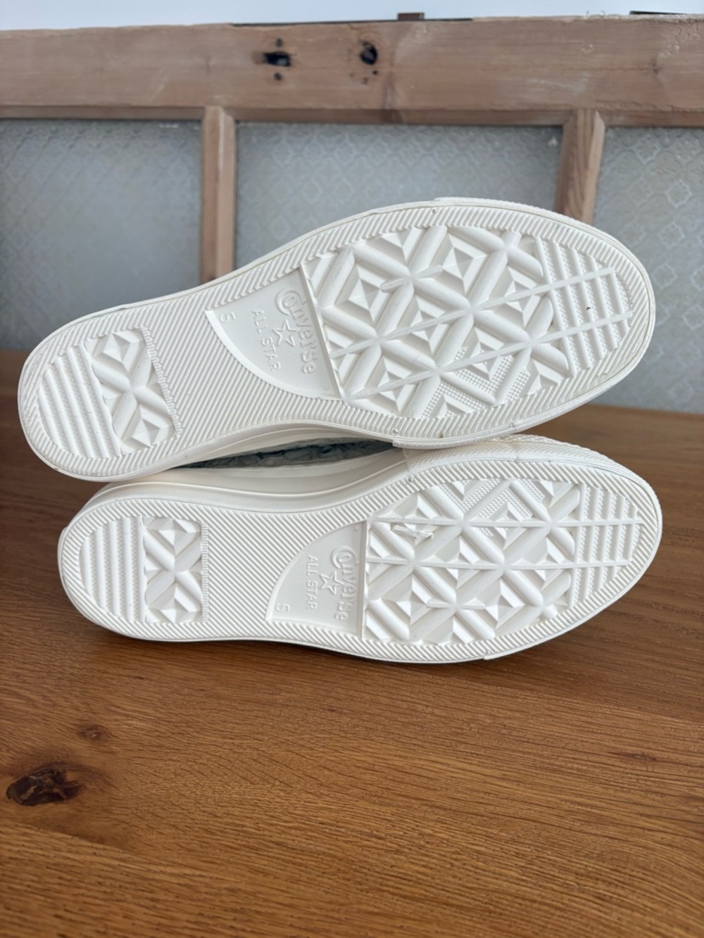 Converse Low Top Platform Sneakers in Light Gray and White - Picture 4 of 6